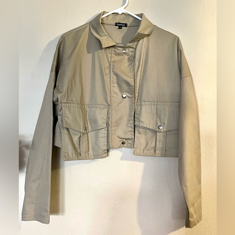 Pocket Detail Crop Utility Jacket
